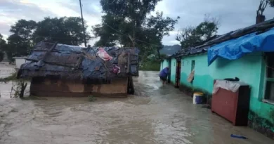 नैनीताल के चुकम गांव की बाढ़ से प्रभावित नदी