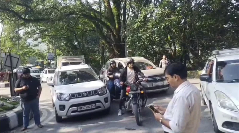 Dehradun-Mussoorie Road